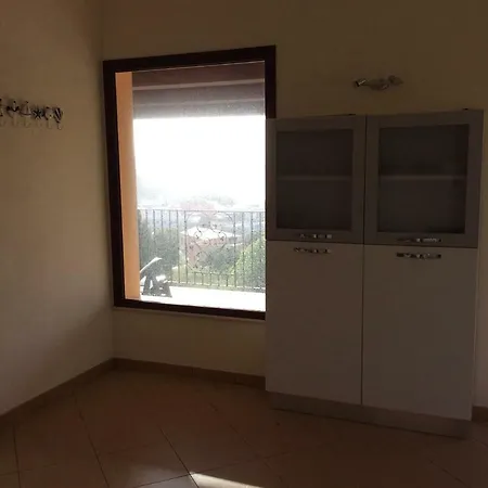 Mare Vista: Seaside Retreat With Pool *