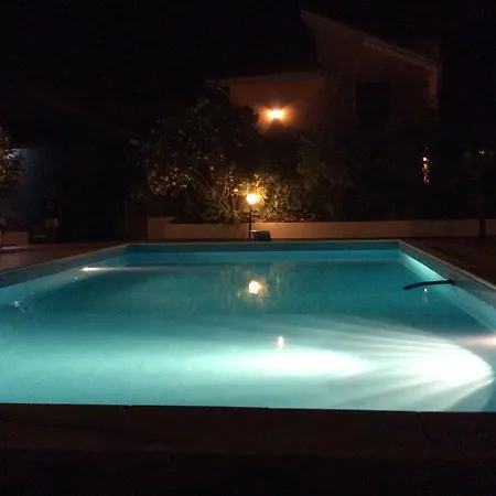 Mare Vista: Seaside Retreat With Pool Apartment *