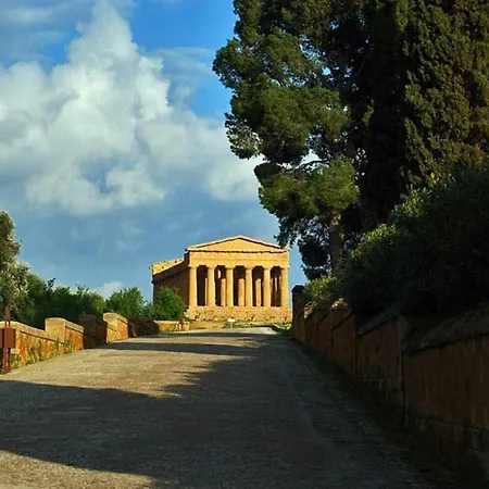 Appartamento Nuovo In Full Optional Con Piscina E Veranda Vista Mare A 500 Mt Dalla Della Scala Realmonte